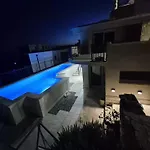 Gv - Holiday Home With Magnapool